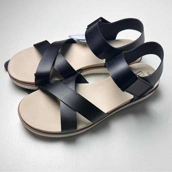 Time and Tru Adjustable Ankle  Strap So Comfortable Black Sandals Sz 8.5 NWT - Picture 1 of 16
